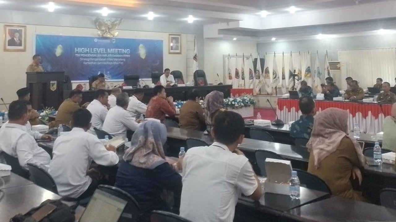 Bank Indonesia (BI) Sulteng mengungkap lima tantangan ekonomi daerah pada 2025, termasuk ekspor beras tinggi, kendala penyerapan Bulog, dan keterbatasan kerjasama antar daerah, serta merekomendasikan solusi strategis.