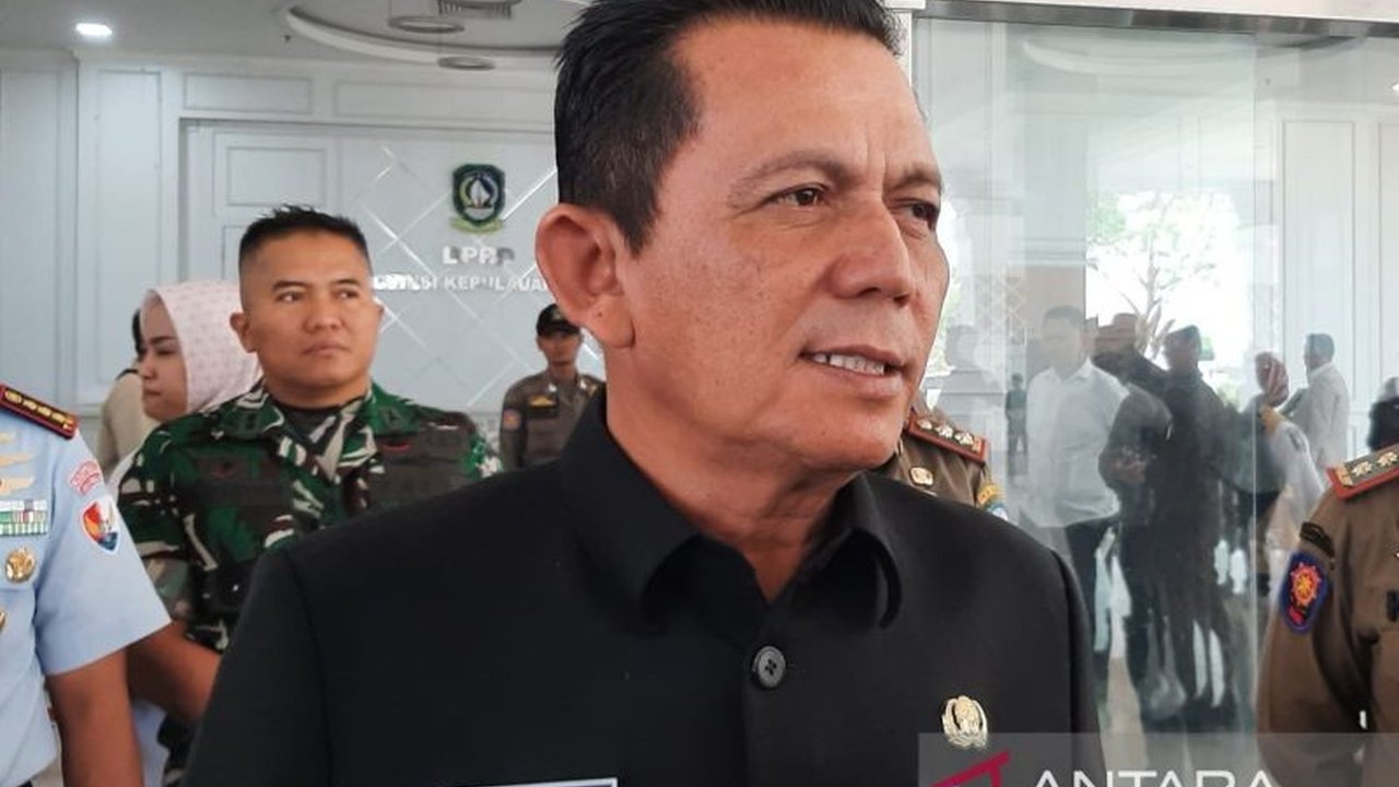 Pemerintah Provinsi Kepri telah memangkas anggaran Rp285 miliar untuk efisiensi sesuai Instruksi Presiden, namun kebijakan ini berdampak pada penundaan proyek dan penurunan aktivitas ekonomi di daerah.