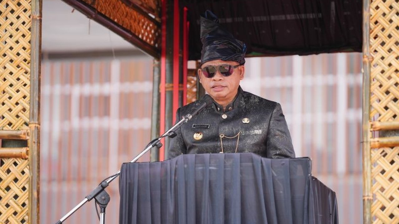 Penjabat Gubernur Sulsel, Fadjry Djufry, menekankan pentingnya Pemprov Sulsel dan pemerintah kabupaten/kota untuk menjalankan Instruksi Presiden Nomor 1 Tahun 2025 tentang efisiensi anggaran, mengingat adanya pengurangan dana transfer ke daerah dari pemer