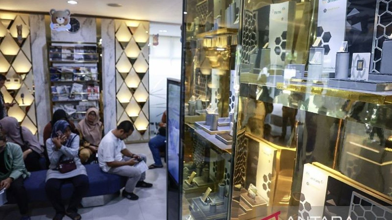 Harga Emas Antam Turun: Rp1,684 Juta per Gram