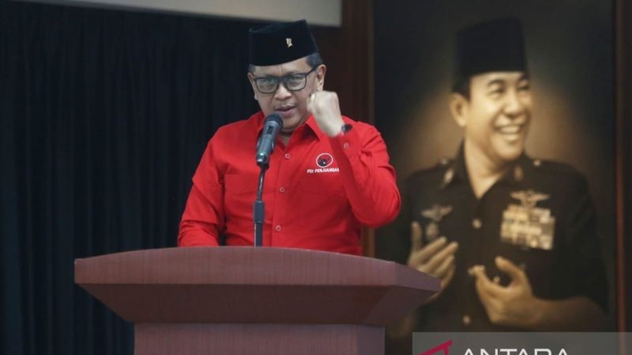 Sekjen PDIP, Hasto Kristiyanto, menekankan pentingnya kepala daerah membangun daerahnya berbasis ide dan imajinasi, seperti yang dicontohkan oleh Soekarno, bukan hanya berfokus pada anggaran.