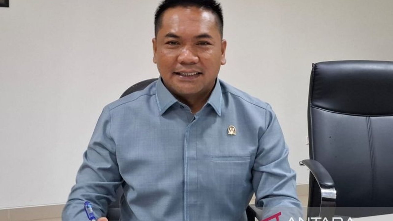 DPRD Banjarmasin melakukan revisi pada Raperda Investasi setelah berkonsultasi dengan BKPM RI,  bertujuan menarik lebih banyak investasi dan menciptakan lapangan kerja di Banjarmasin.