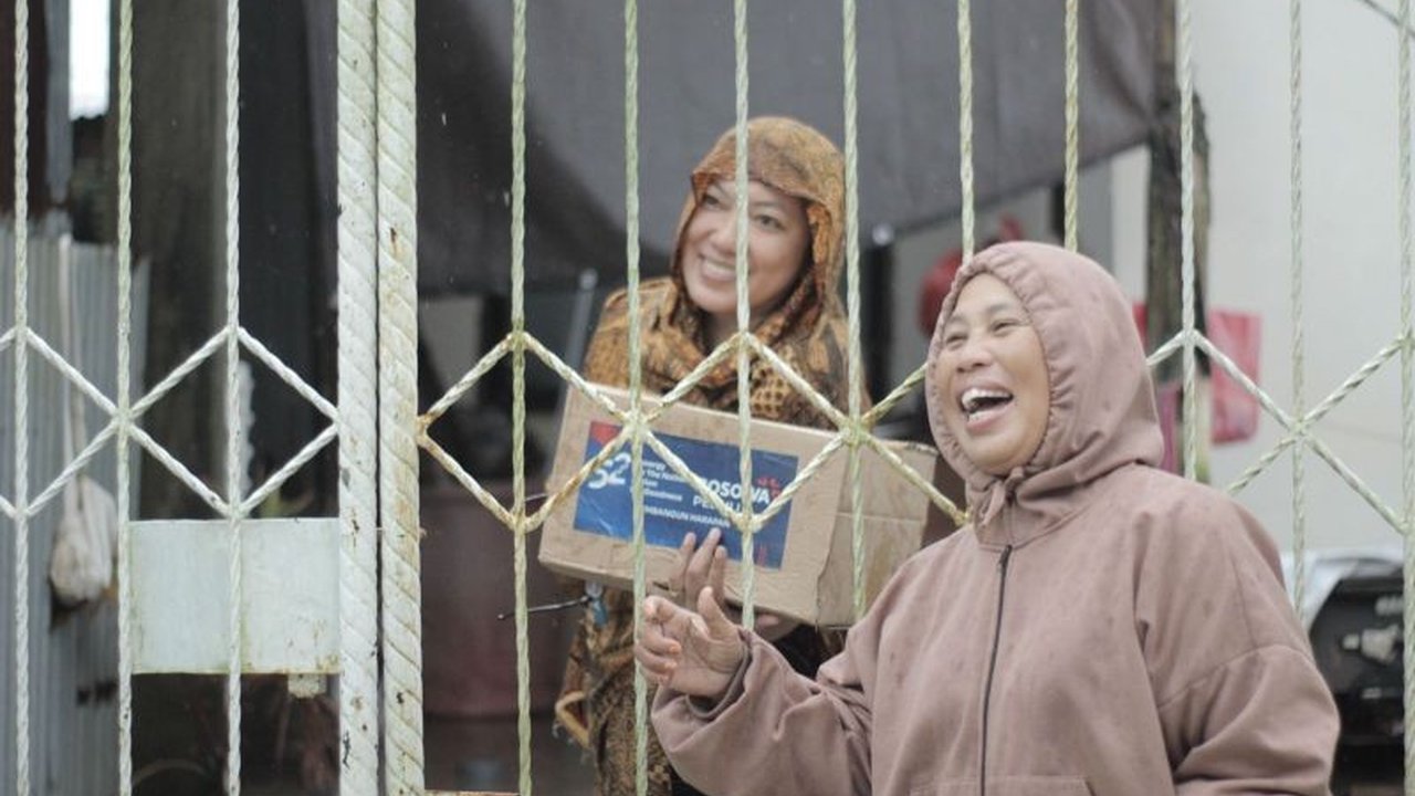 Bosowa Peduli mendistribusikan 520 paket bantuan sembako kepada korban banjir di Makassar, sebagai bentuk kepedulian dan perwujudan tema HUT ke-52 Bosowa yaitu 'Sinergi Untuk Negeri, Beraksi Untuk Kebaikan'.