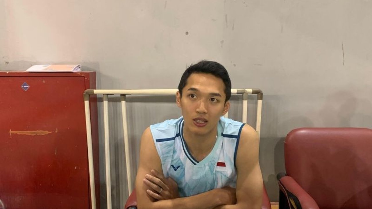 Pebulu tangkis Jonatan Christie mengalami ketidaknyamanan pada paha jelang All England 2025, kondisi ini telah diidapnya sejak 2018 dan diperparah setelah World Tour Finals 2024.