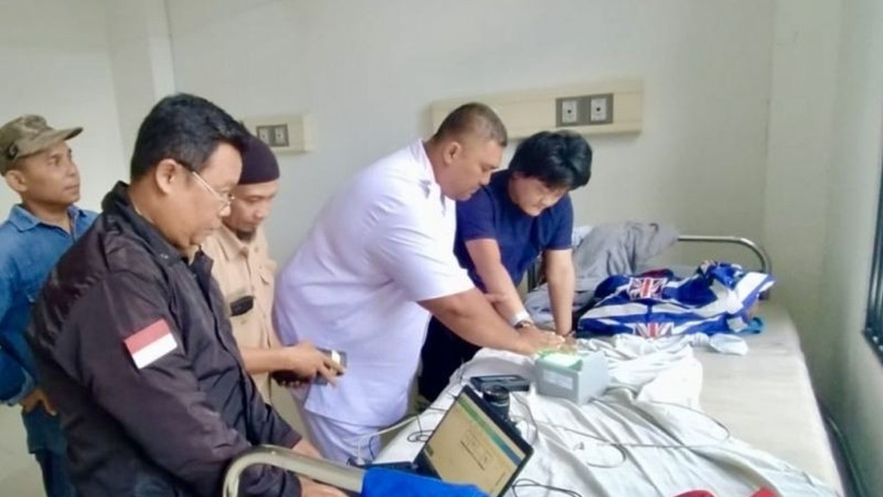 Dinas Kependudukan dan Pencatatan Sipil (Disdukcapil) Batam memberikan layanan jemput bola perekaman KTP elektronik bagi kelompok rentan seperti lansia, ODGJ, dan orang sakit, memastikan akses layanan publik yang lebih mudah.