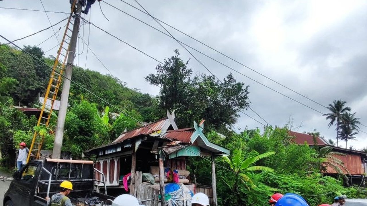 General Manajer PLN UID Sulselrabar mengimbau masyarakat Sulawesi Selatan untuk waspada bahaya listrik akibat banjir yang melanda beberapa wilayah, imbauan ini dikeluarkan menyusul intensitas hujan tinggi yang menyebabkan banjir dan kerusakan jaringan lis