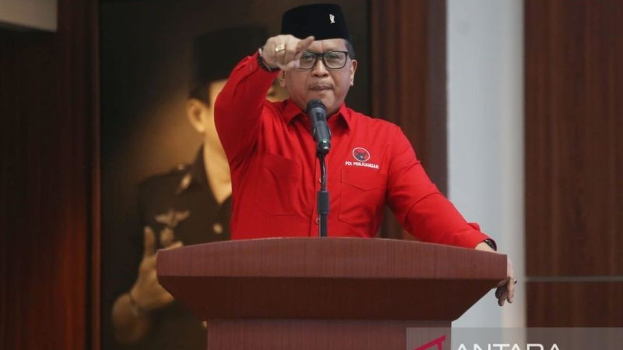 Sekjen PDIP, Hasto Kristiyanto, menekankan pentingnya kepala daerah dari PDIP melibatkan pakar dan ahli dalam pembuatan kebijakan, terinspirasi oleh tradisi intelektual Bung Karno, untuk menciptakan kebijakan yang berbasis riset dan relevan dengan kondisi