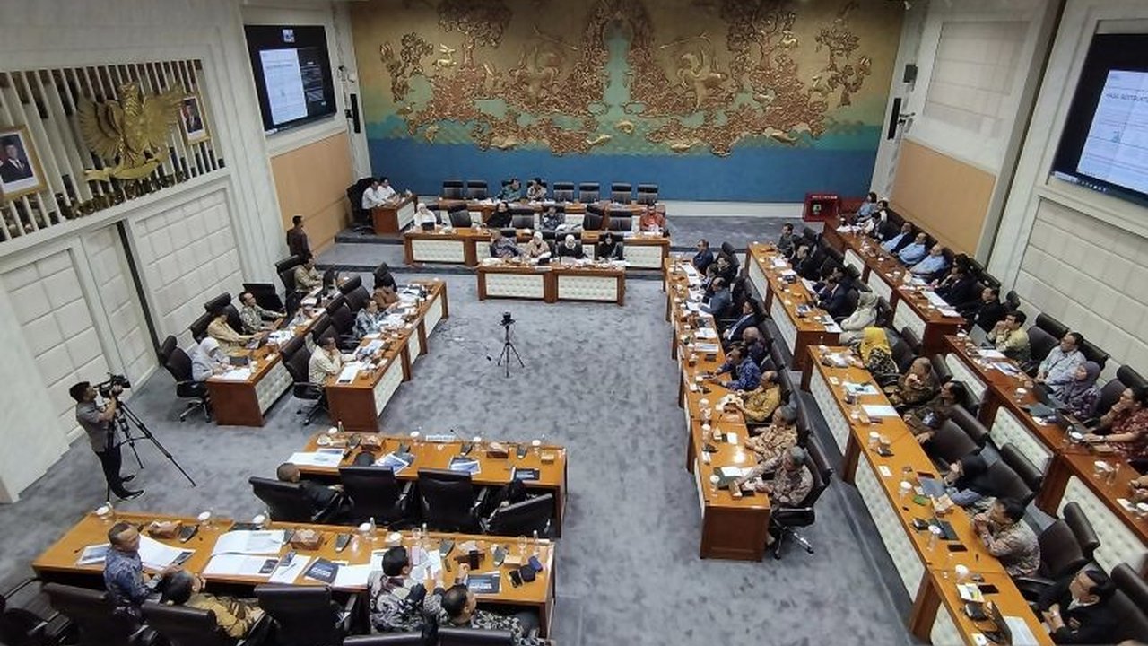 Komisi VII DPR RI melakukan rapat dengar pendapat dengan TVRI, RRI, BSN, dan ANTARA untuk membahas rekonstruksi anggaran setelah kebijakan efisiensi pemerintah sebesar Rp256,1 triliun pada tahun anggaran 2025.