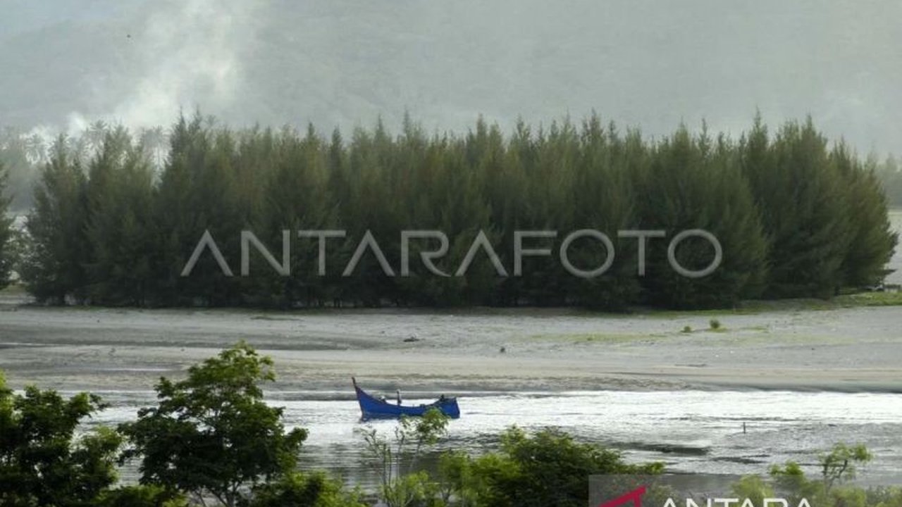 Universitas Pattimura (Unpatti) Ambon gencar meneliti pengelolaan hutan di pulau kecil, mengintegrasikan aspek sosial, budaya, ekonomi, dan teknologi untuk mendukung program Astacita dan kesejahteraan masyarakat.