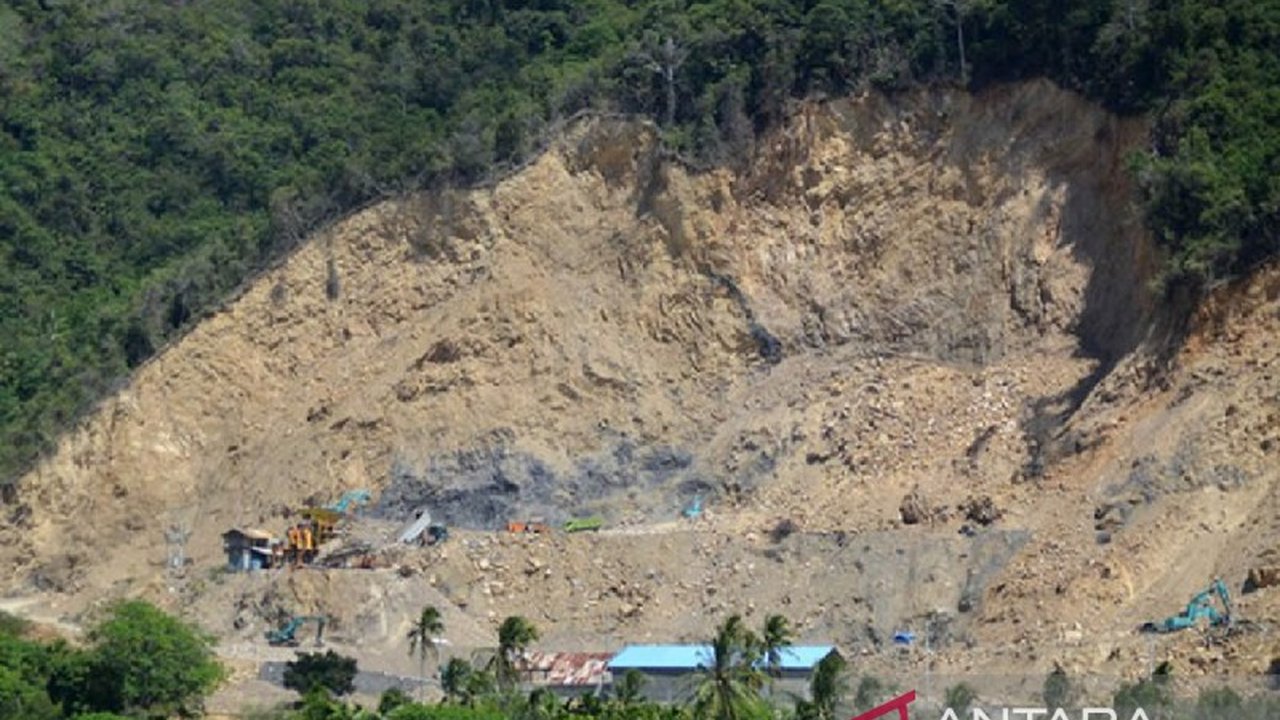 Perkembangan teknologi dan kecerdasan buatan (AI) memperparah eksploitasi lingkungan, mengancam keberlanjutan bumi;  perlu perubahan paradigma dan etika lingkungan untuk mencegah kehancuran.
