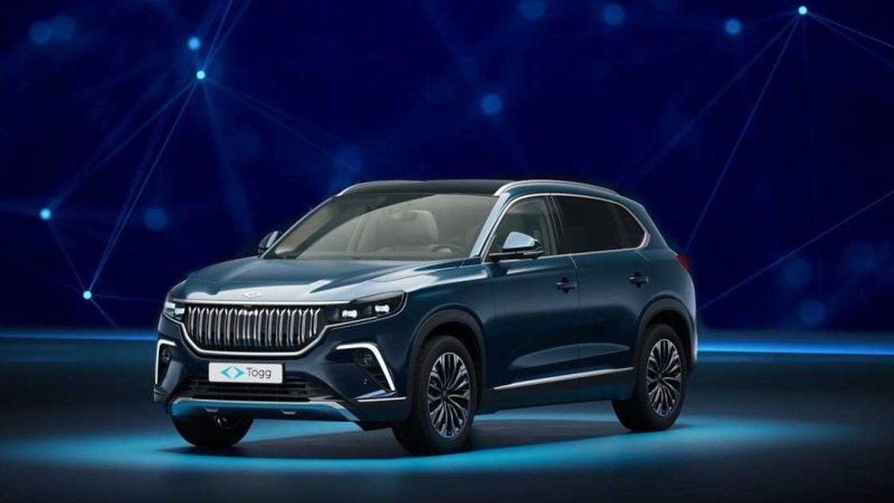 Presiden Turki Recep Tayyip Erdogan memberikan mobil listrik Togg T10X kepada Menhan Prabowo Subianto; SUV canggih ini memiliki fitur keamanan dan teknologi terkini, baterai berdaya jelajah jauh, dan performa tinggi.