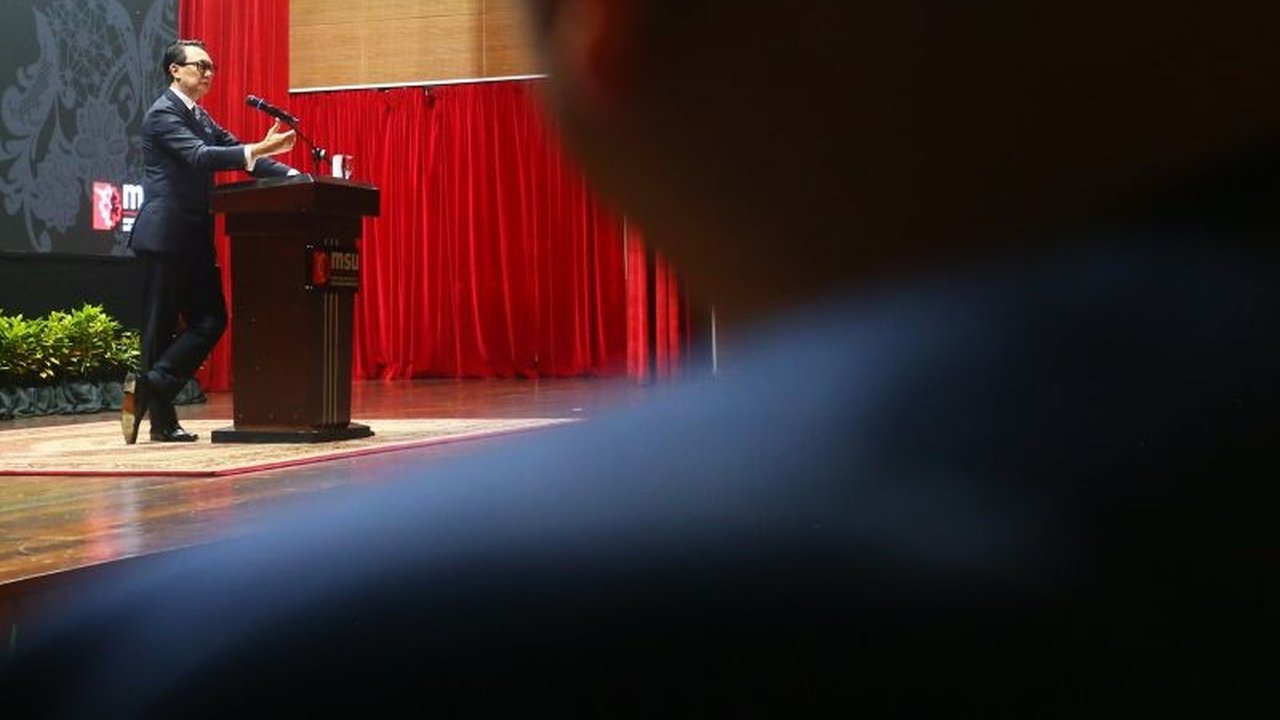 Kerjasama Indonesia-Malaysia dalam menjaga stabilitas ekonomi dan keamanan ASEAN berkontribusi signifikan terhadap keamanan global, terutama dalam memanfaatkan potensi ekonomi digital.