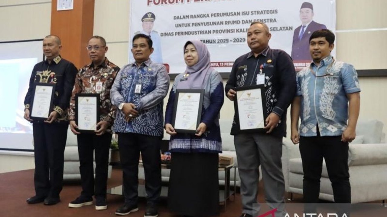 Dinas Perindustrian Kalsel gencar mendorong revitalisasi industri pengolahan dan transformasi pertanian melalui Forum Perangkat Daerah,  menargetkan hilirisasi berbagai sektor untuk pertumbuhan ekonomi yang merata.