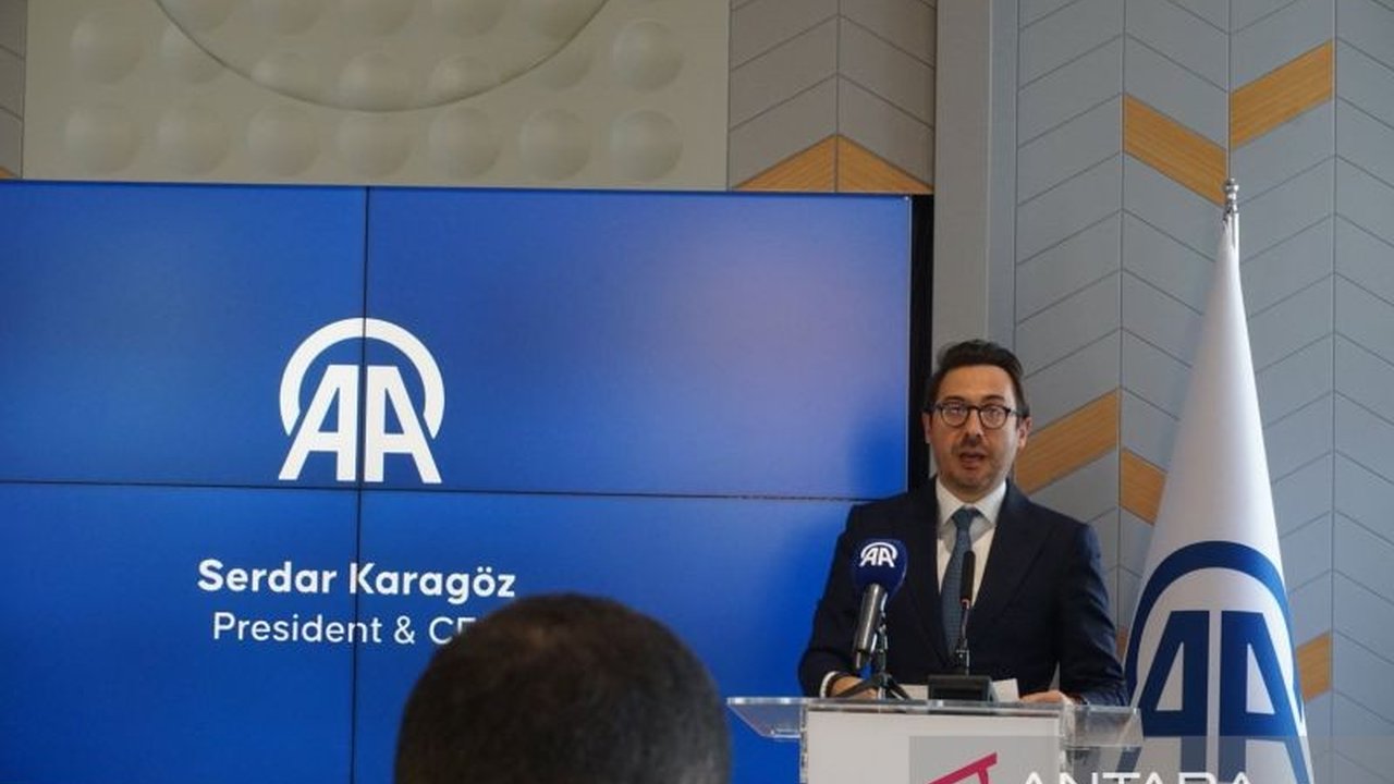 Kerjasama ANTARA dan Anadolu Ajansi, ditandai dengan penandatanganan kesepakatan kerjasama pada 12 Februari 2024, bertujuan untuk melawan penyebaran misinformasi dan memperkuat jurnalisme faktual.