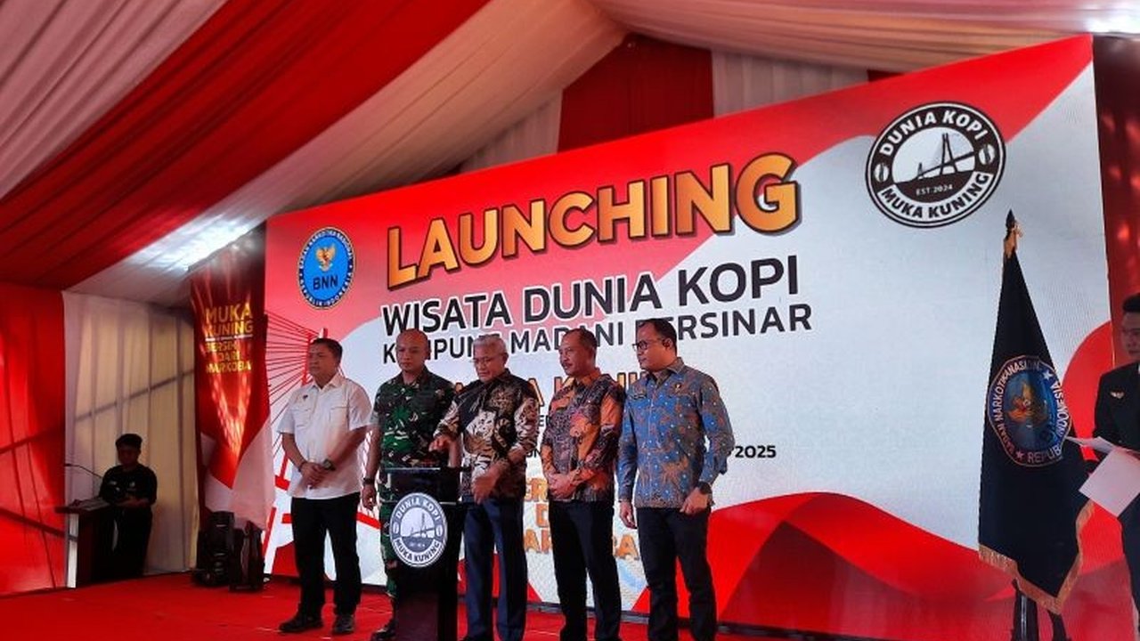 Badan Narkotika Nasional (BNN) meluncurkan Wisata Dunia Kopi di Batam, mengubah mantan kampung narkoba menjadi destinasi wisata yang memberdayakan masyarakat dan mencegah penyalahgunaan narkoba.