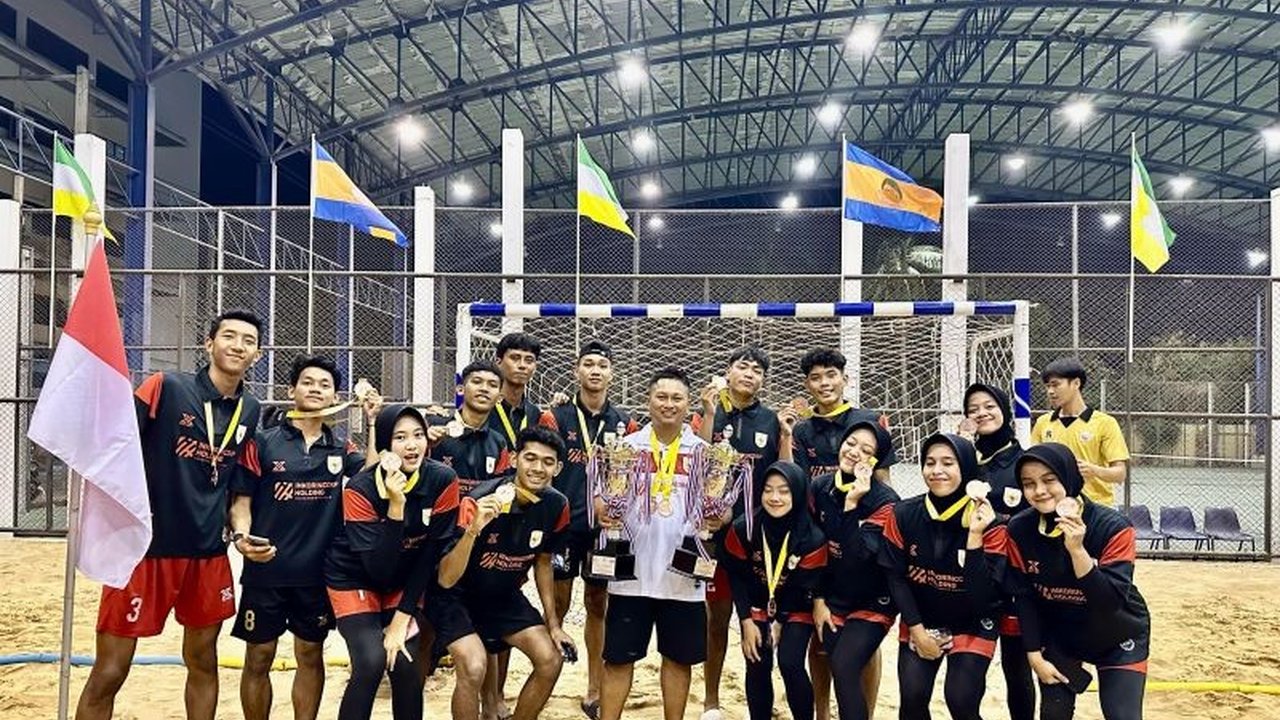 Timnas bola tangan Indonesia berhasil meraih empat medali perunggu di ajang SEAHF 2025 di Thailand, meskipun persiapan pelatihan nasional (pelatnas) yang singkat, dan PBTI berharap dukungan Kemenpora untuk SEA Games 2025.