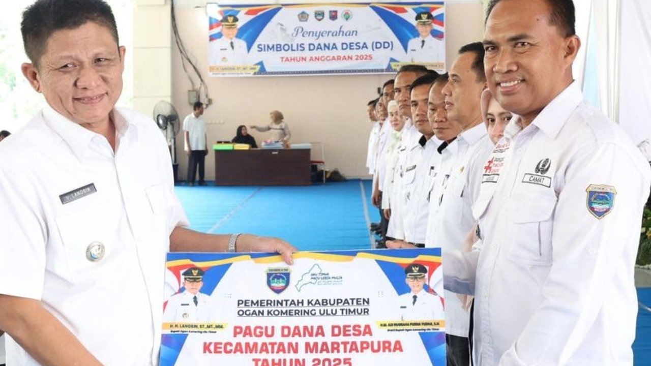 Pemkab OKU Timur, Sumatera Selatan, menyalurkan Dana Desa (DD) tahun 2025 sebesar Rp263 miliar untuk 305 desa, dengan fokus pada pemberdayaan ekonomi, UMKM, ketahanan pangan, infrastruktur, pendidikan, kesehatan, dan SDA, serta menekankan akuntabilitas da