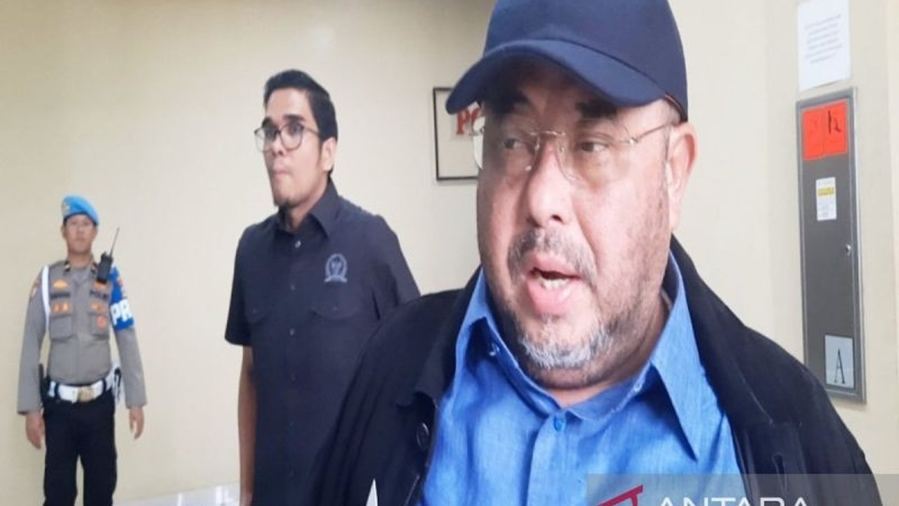 Komisi III DPR RI mengusulkan perluasan layanan pembuatan SIM hingga akhir pekan untuk mengakomodasi masyarakat yang bekerja di hari kerja, mendorong transformasi pelayanan publik yang lebih fleksibel.