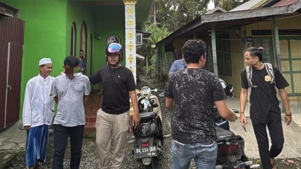 Satresnarkoba Polres Hulu Sungai Tengah menangkap MT (45) karena mengedarkan 28 paket sabu seberat 18,35 gram di Desa Banua Budi, Barabai, Kalimantan Selatan, pada Selasa (11/2).