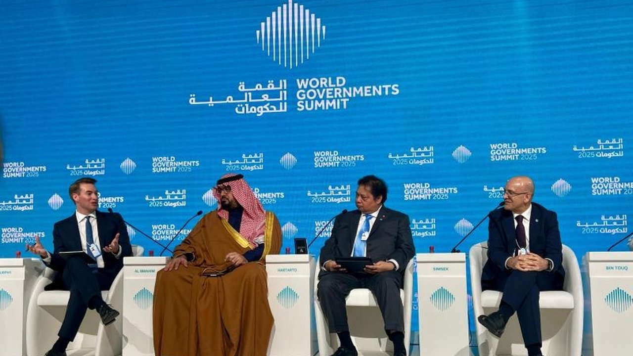 Menanggapi meningkatnya ketegangan global, Menteri Koordinator Bidang Perekonomian Indonesia Airlangga Hartarto mengusulkan pembentukan blok ekonomi baru untuk menjaga stabilitas ekonomi regional,  mengingat pentingnya kerja sama internasional bagi pertum