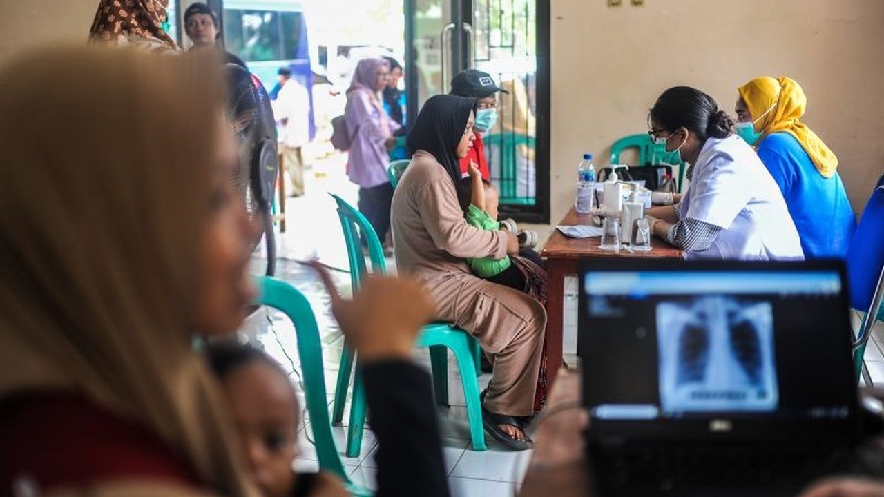 Program Cek Kesehatan Gratis (CKG) yang meliputi skrining paru berpotensi besar membuat masyarakat berhenti merokok karena deteksi dini penyakit paru akibat rokok, meskipun beberapa mungkin tetap membutuhkan terapi tambahan.