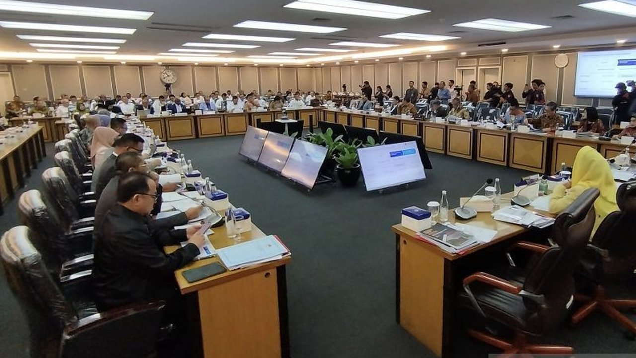 Kementerian Hukum dan HAM mengusulkan rekonstruksi anggaran menjadi Rp3,3 triliun untuk tahun 2025, setelah sebelumnya mengalami pemblokiran anggaran sebesar Rp2,2 triliun demi efisiensi sesuai Instruksi Presiden.
