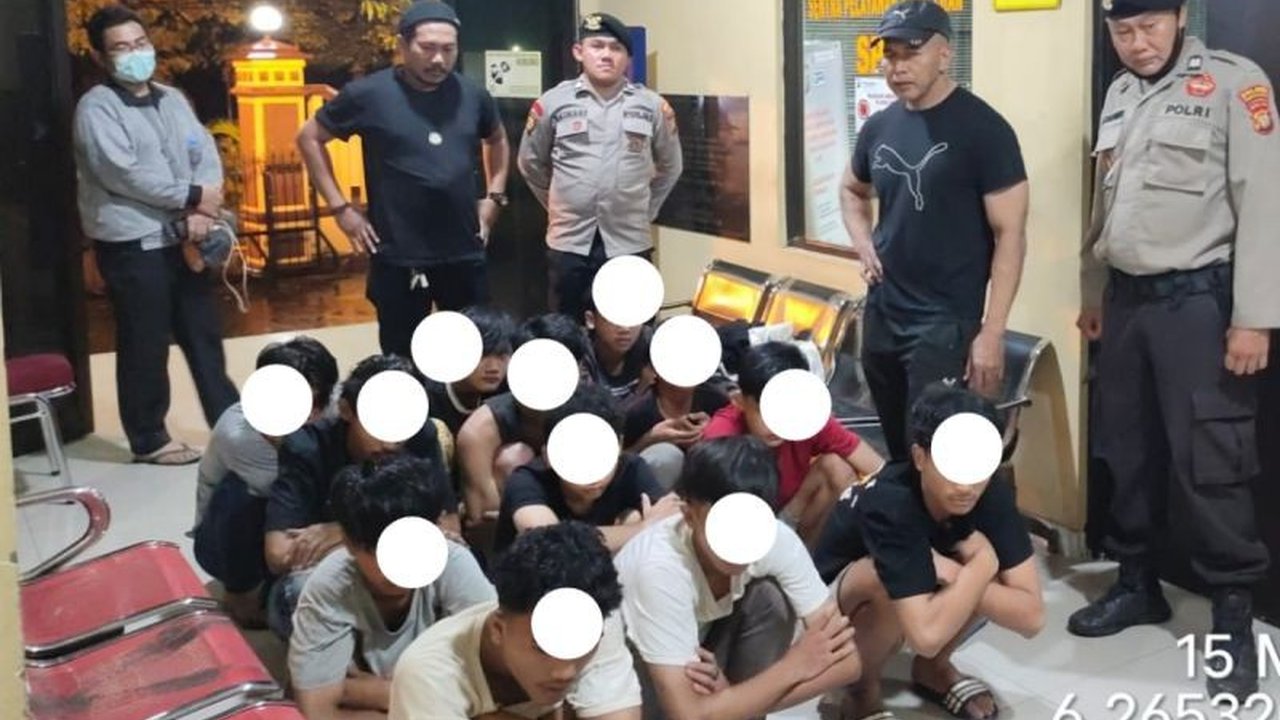 Kepolisian Sektor Pesanggrahan mengingatkan adanya sanksi penjara anak bagi pelaku tawuran dan mengajak 60 sekolah serta tokoh masyarakat mendeklarasikan pencegahan kenakalan remaja.