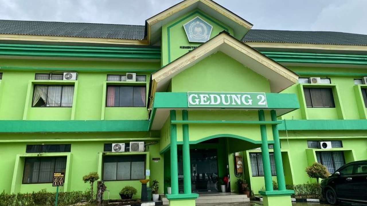 Kemenag Batam luncurkan aplikasi Madani untuk mempermudah proses sertifikasi halal bagi pelaku usaha, baik melalui jalur reguler maupun self-declare, dengan biaya yang bervariasi.