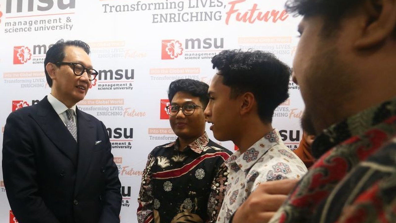 Wakil Menteri Luar Negeri RI mengusulkan kerja sama pengembangan ekosistem semikonduktor antara Indonesia dan Malaysia, memanfaatkan potensi sumber daya dan talenta di kawasan ASEAN untuk pertumbuhan ekonomi jangka panjang.