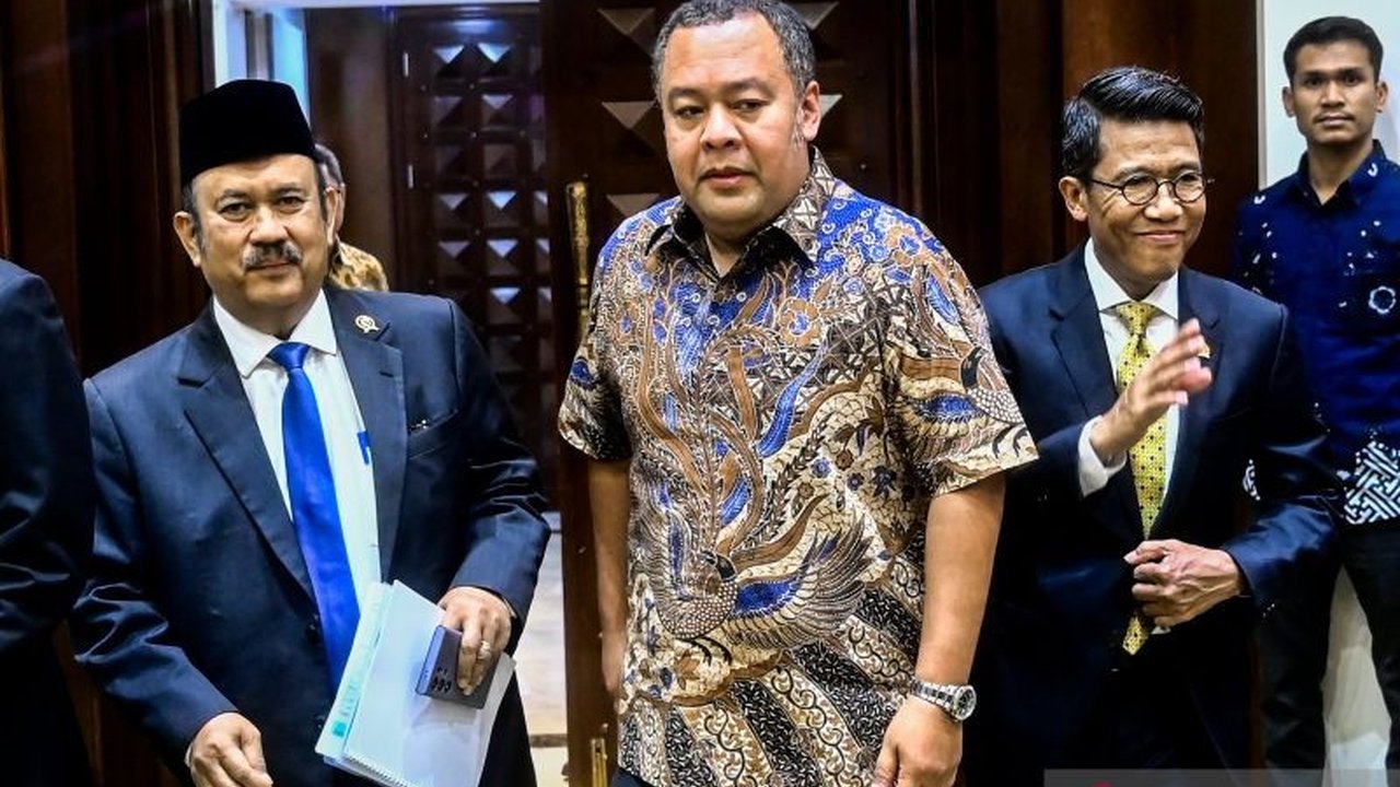 Komisi XI DPR menyetujui efisiensi anggaran Bappenas sebesar Rp1,002 triliun untuk APBN 2025,  dengan fokus pada peningkatan efisiensi dan  penghematan tanpa mengurangi kualitas pelayanan publik.