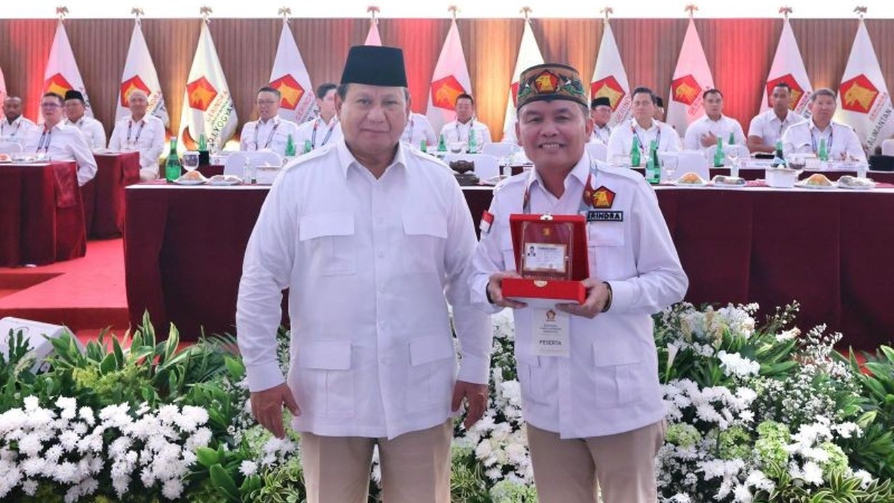 Gubernur terpilih Kalimantan Tengah, Agustiar Sabran, resmi menjadi kader Partai Gerindra dan berkomitmen mendukung program Makan Bergizi Gratis (MBG) pemerintah pusat.