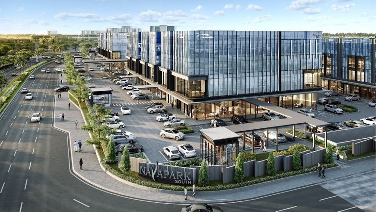 Sinar Mas Land dan Hongkong Land meluncurkan NavaPark Business Suites, kawasan bisnis premium di BSD City dengan 62 unit eksklusif dan harga hingga Rp80 miliar per unit, menawarkan lingkungan kerja modern dan berkelanjutan.