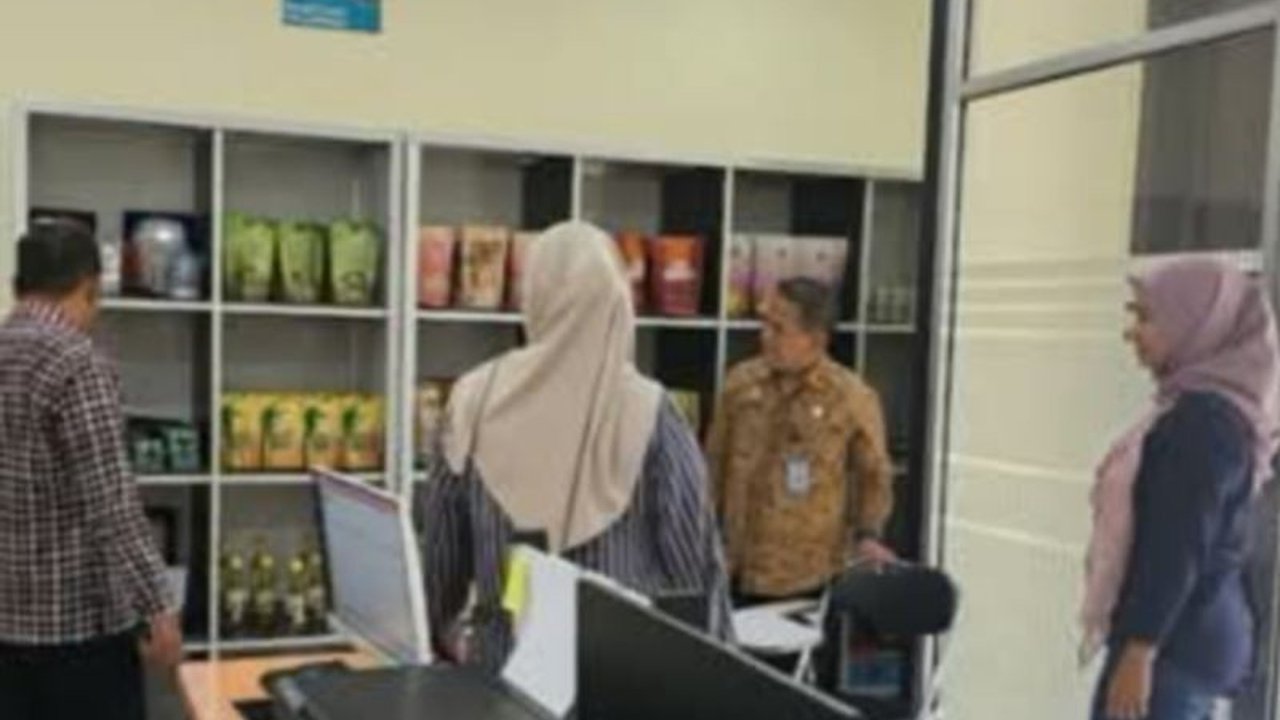 Kemenkumham Sulbar berkolaborasi dengan Rumah BUMN untuk mendorong pendaftaran kekayaan intelektual bagi UMKM di Sulawesi Barat, demi meningkatkan perekonomian daerah.