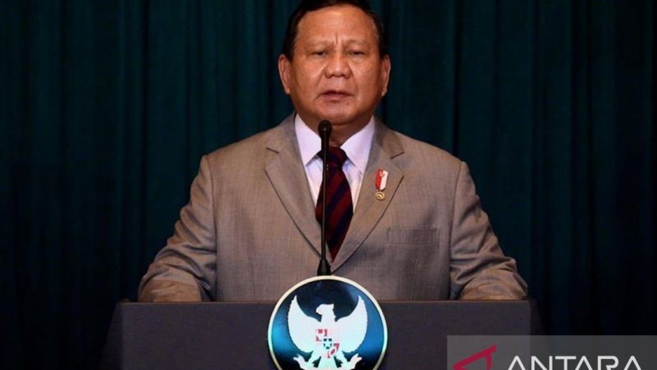 Presiden Prabowo Subianto mengumumkan peluncuran Badan Pengelola Investasi Daya Anagata Nusantara (Danantara), dana kekayaan negara baru senilai US$ 900 miliar, pada 24 Februari 2025 mendatang, yang akan berfokus pada investasi berkelanjutan.