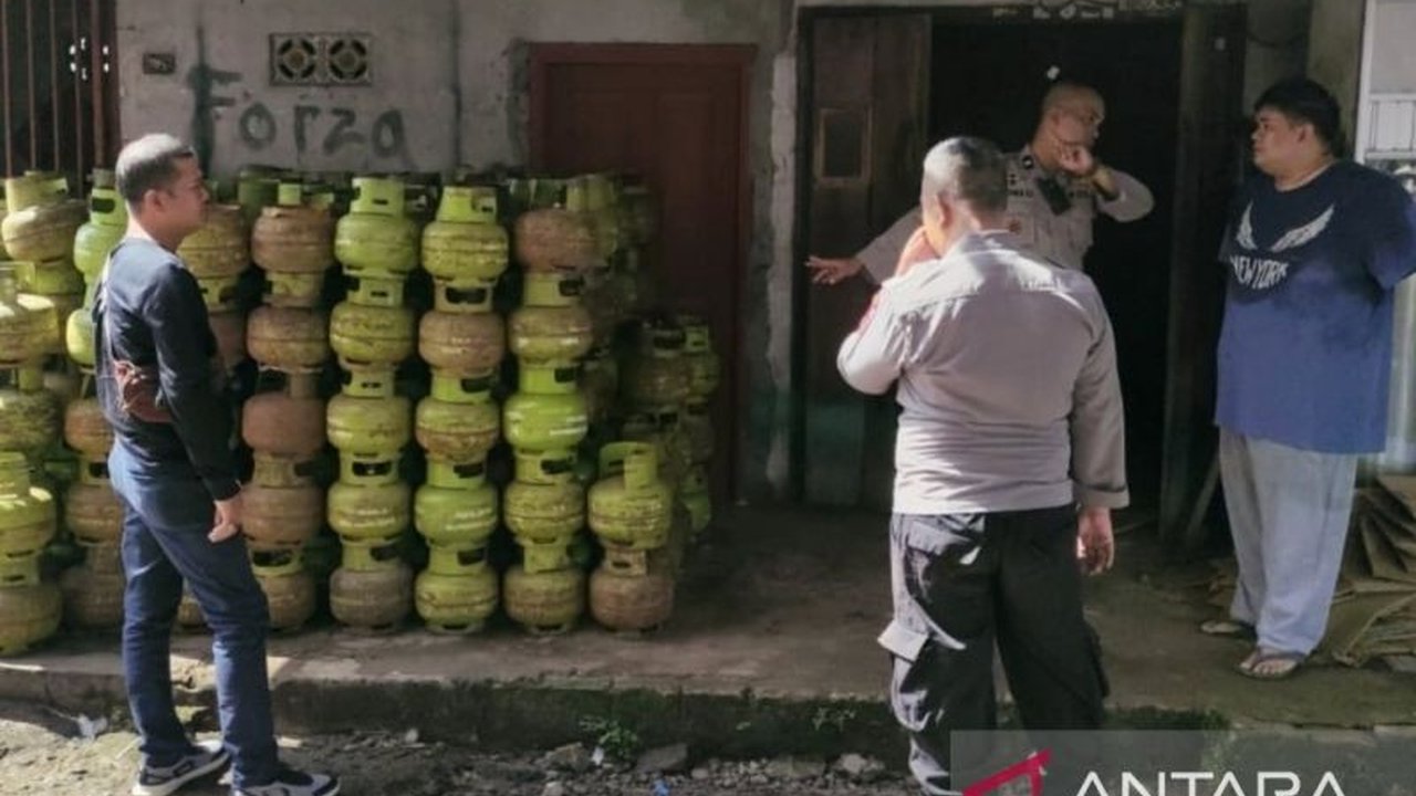Polres Ogan Ilir membentuk tim khusus untuk mengawasi distribusi LPG 3 kg guna mencegah penimbunan dan memastikan harga jual tetap sesuai ketentuan, sehingga masyarakat dapat mengakses gas dengan mudah.
