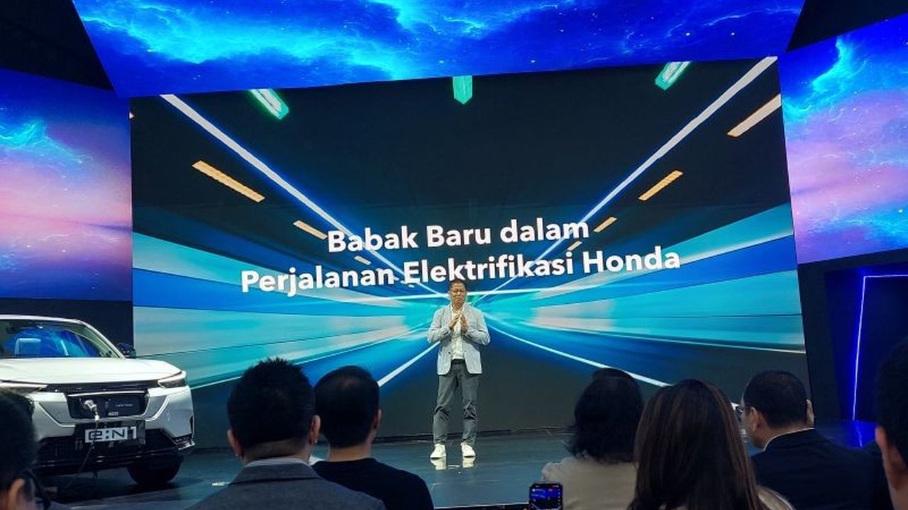 Honda menekankan komitmennya terhadap elektrifikasi sebagai langkah jangka panjang, bukan sekadar tren, ditandai dengan investasi besar pada riset, infrastruktur, dan layanan purna jual untuk mendukung transisi ke mobil listrik di Indonesia.