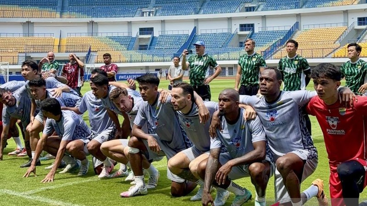 Pelatih Persib Bandung, Bojan Hodak, berharap wasit asing memimpin pertandingan melawan Persija Jakarta untuk memastikan laga berjalan adil dan profesional, mengingat rivalitas tinggi kedua tim di papan atas klasemen sementara Liga 1.