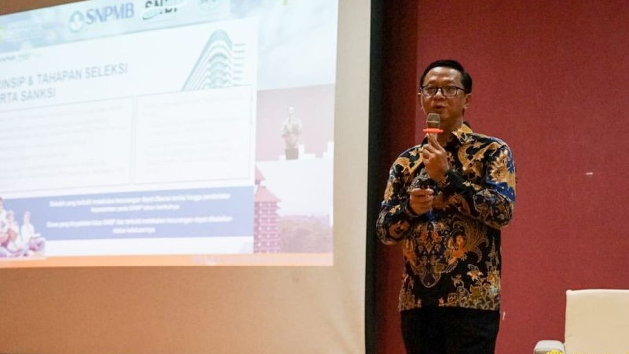 Universitas Indonesia (UI) mengumumkan jalur penerimaan mahasiswa baru 2025/2026 dengan penambahan kuota di jalur SNBP dan SNBT, serta beragam jalur mandiri yang inklusif dan transparan.