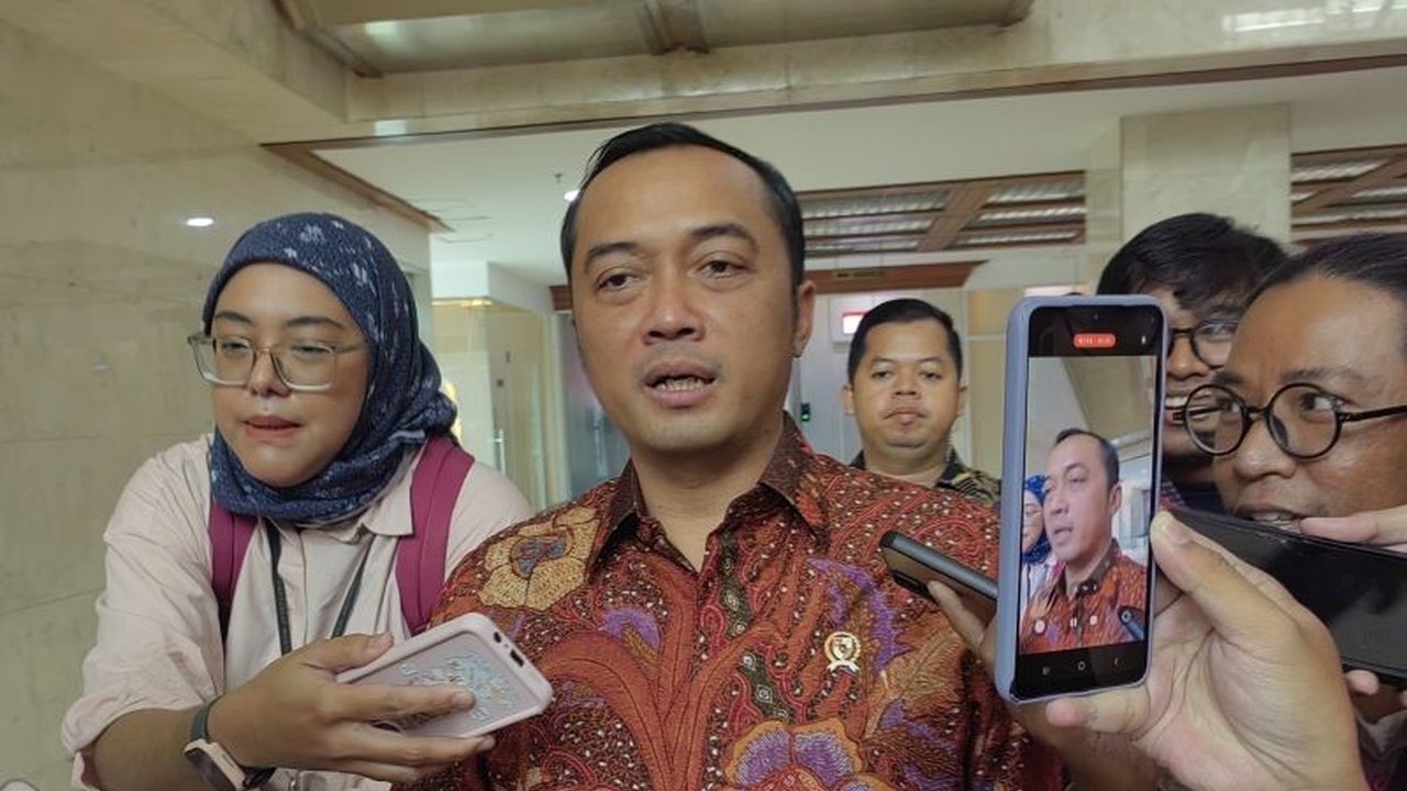 Menteri Sekretaris Negara (Mensesneg) memastikan dana untuk kegiatan retreat kepala daerah terpilih di Magelang berasal dari APBN melalui Kemendagri, bukan dari APBD atau dana pribadi kepala daerah.