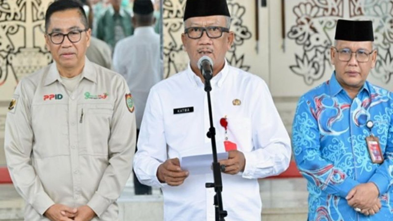 Pemerintah Provinsi Kalimantan Tengah memberangkatkan ratusan warga untuk menjalankan ibadah umrah dan ziarah ke Yerusalem pada awal tahun 2025, seluruh biaya ditanggung oleh Pemprov.