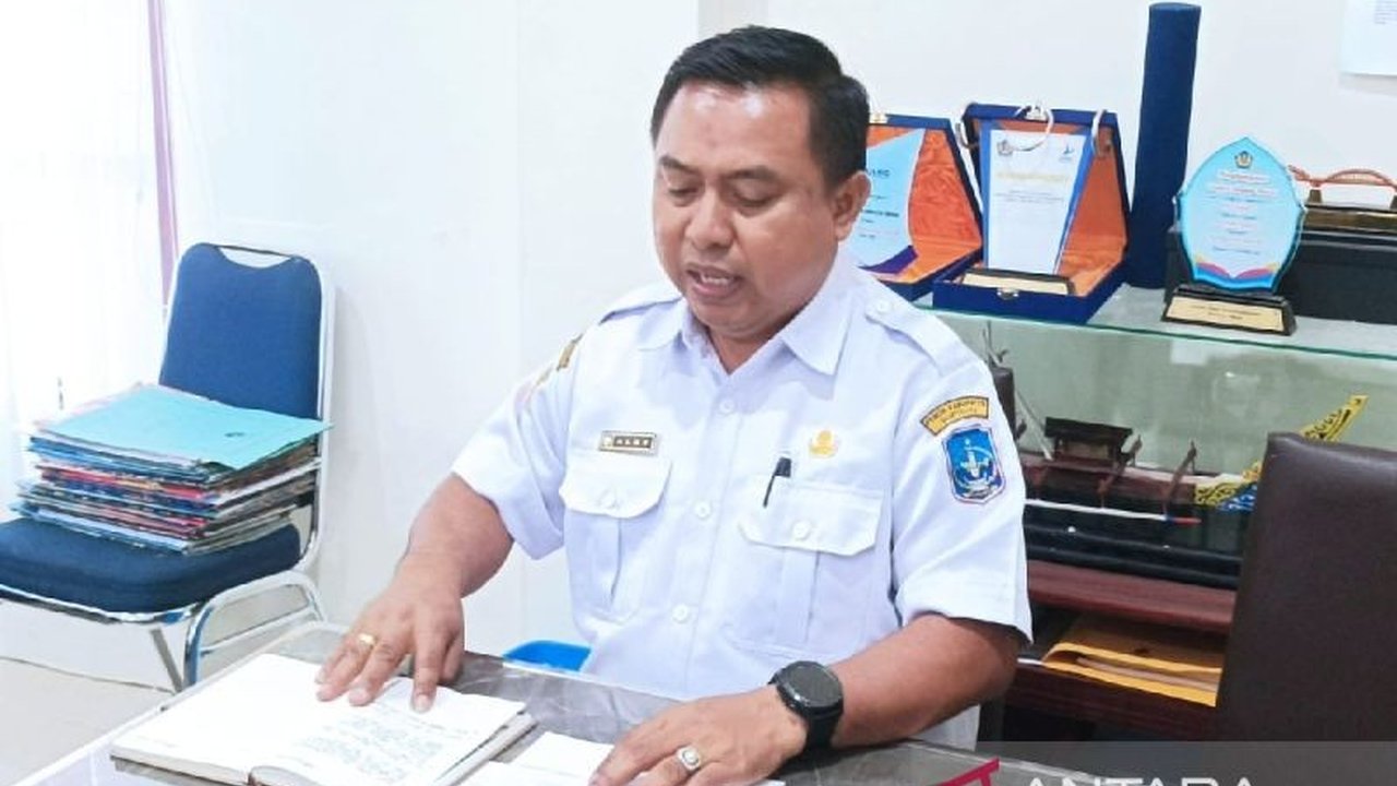 Pemkab Supiori menerima dana Otsus Papua sebesar Rp101,2 miliar pada tahun 2025, meskipun terdapat efisiensi anggaran, dan akan fokus pada peningkatan kesejahteraan masyarakat adat Papua melalui program pendidikan, kesehatan, infrastruktur, dan pemberdaya