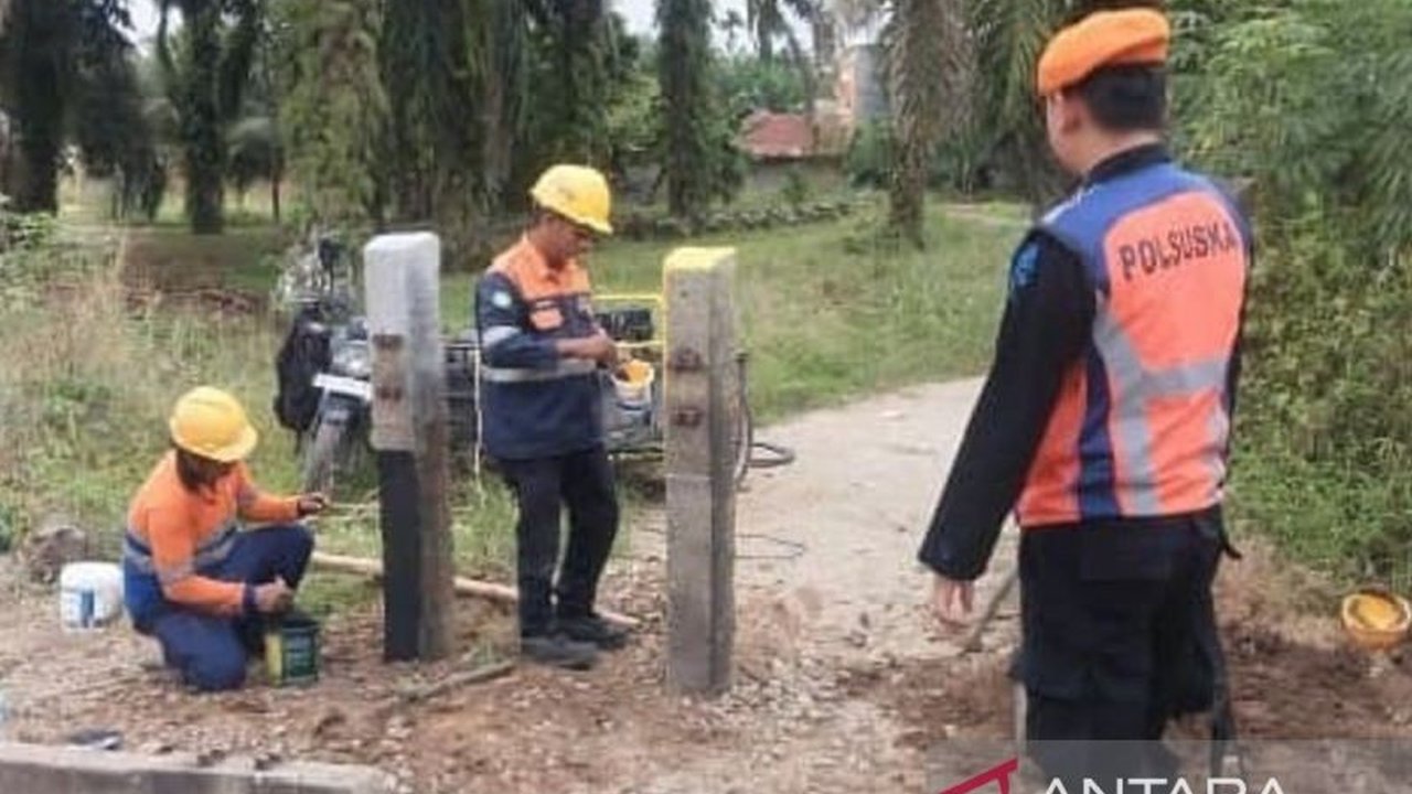 PT KAI Divre I Sumut menutup 35 perlintasan kereta api liar di berbagai lintas di Sumut pada 2024 untuk meningkatkan keselamatan perjalanan kereta api dan pengguna jalan, menyusul tingginya angka kecelakaan di perlintasan sebidang.