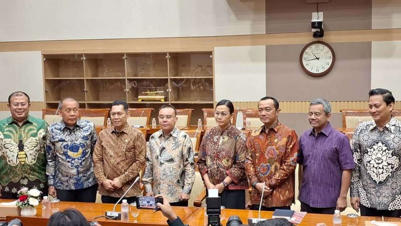 Pemerintah memastikan tidak akan ada Pemutusan Hubungan Kerja (PHK) terhadap karyawan honorer di kementerian dan lembaga negara meskipun ada kebijakan efisiensi anggaran Rp306,69 triliun untuk APBN 2025.