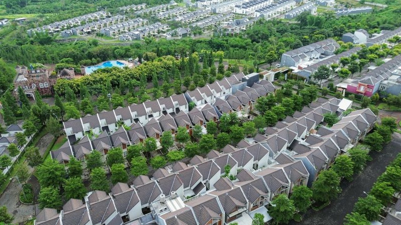 Bank Indonesia melaporkan pertumbuhan harga properti residensial di Indonesia terbatas pada kuartal IV 2024, dengan penurunan penjualan rumah tipe kecil dan menengah, meskipun penjualan rumah tipe besar meningkat.