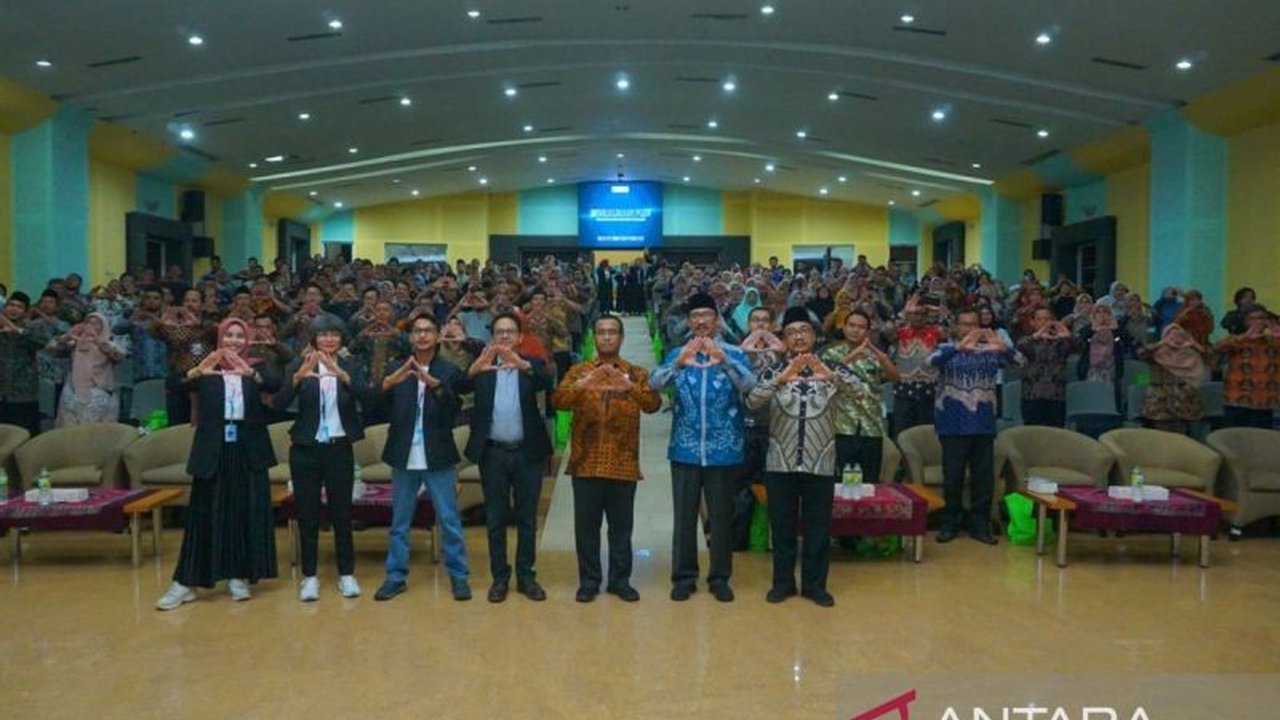 UIN Sunan Kalijaga Yogyakarta menggelar sosialisasi Penerimaan Mahasiswa Baru (PMB) 2025 untuk guru Bimbingan Konseling (BK) se-DIY guna mempermudah siswa dalam memilih program studi dan meningkatkan akses pendidikan tinggi.