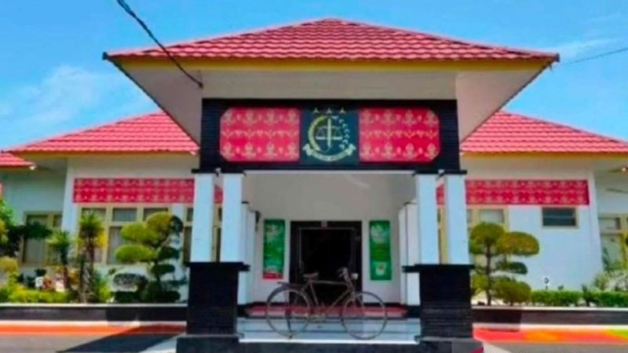 Kejaksaan Negeri Mukomuko melatih operator desa untuk menggunakan aplikasi Jaksa Garda Desa guna mencegah penyelewengan dana desa dan meningkatkan transparansi pengelolaan keuangan desa.