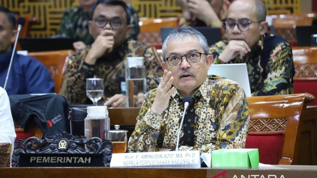 Perpustakaan Nasional (Perpusnas) memastikan distribusi buku ke seluruh Indonesia tetap berjalan meskipun anggaran tahun ini dipotong 38,8 persen, dengan fokus pada peningkatan literasi dan digitalisasi buku.