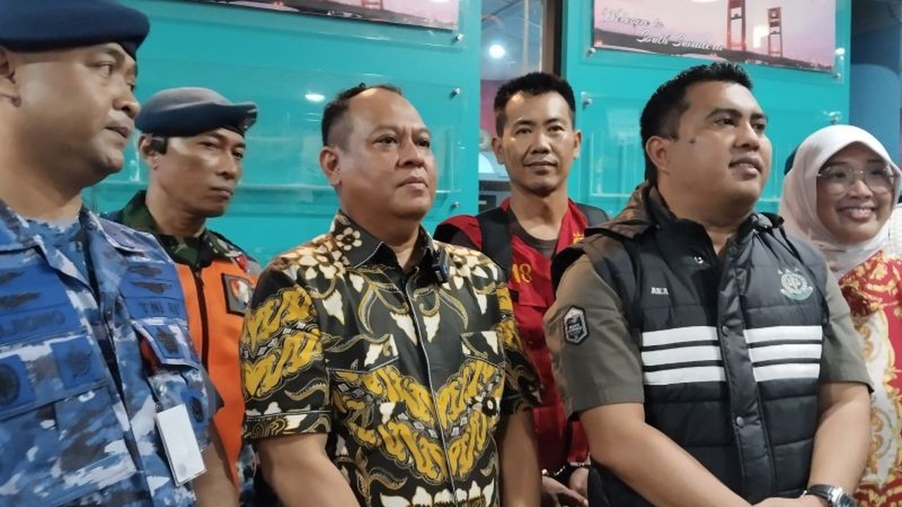 Kejaksaan Tinggi Sumatera Selatan gencar memburu 20 buronan kasus pidana khusus dan umum, setelah berhasil menangkap dua buronan dalam dua pekan terakhir di kasus korupsi dan pencurian.