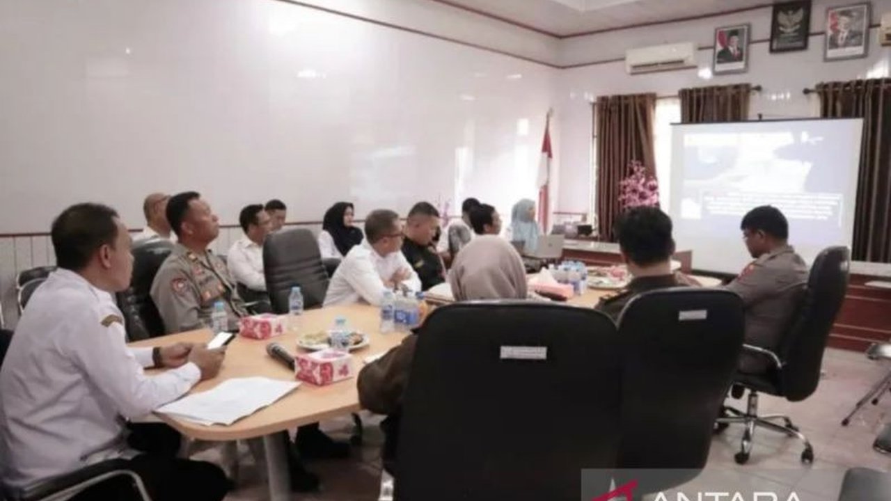 Inspektorat Belitung Timur bersama Satgas Saber Pungli meningkatkan koordinasi dan strategi pemberantasan pungli untuk menciptakan lingkungan yang bersih dan kondusif bagi pembangunan daerah.