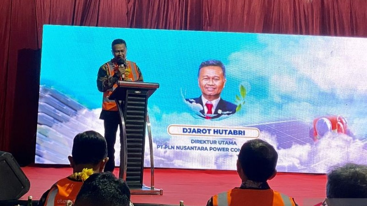 Direktur Utama PLN Nusantara Power Construction, Djarot Hutabri, mendorong percepatan penyelesaian PLTMG Sekupang Batam berkapasitas 50 MW untuk meningkatkan stabilitas pasokan listrik dan mendukung perekonomian Batam, meskipun ada kendala teknis.